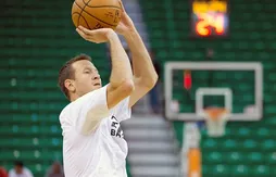 Steve Novak rempile chez les Bucks