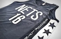 Des maillots rétro pour les Nets
