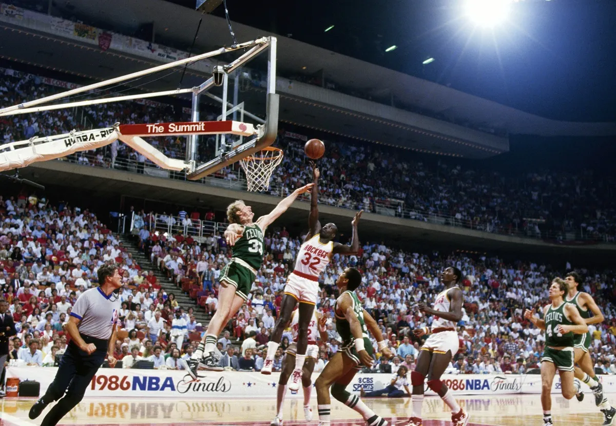 Le 8 juin 1986, Larry Bird atteint le sommet de sa carrière avec un troisième titre de champion NBA