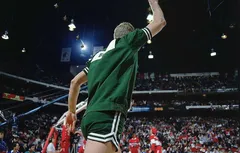 Le 6 février 1988, Larry Bird réalise le triplé au concours à 3-pts. Sans chambrer…