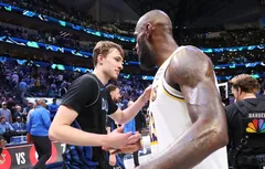 Cooper Flagg (45 points) remporte son duel de folie avec LeBron James !