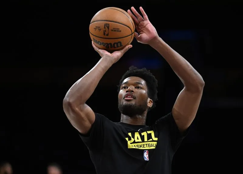 damian jones