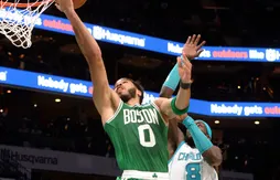 Jayson Tatum roule sur Charlotte