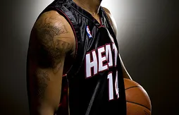 TP hué, Cook ovationné