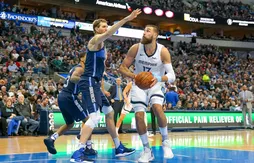 Jonas Valanciunas et Joakim Noah surclassent Dallas