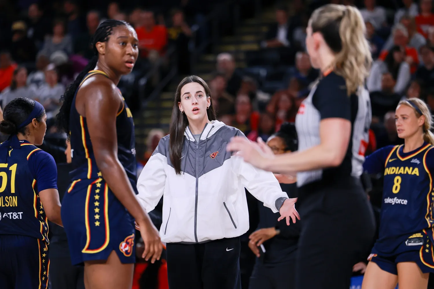 Les arbitres en WNBA