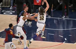 Aaron Gordon sauve les Nuggets sur un incroyable dunk au buzzer !