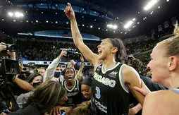 Le Chicago Sky va également retirer le maillot de Candace Parker
