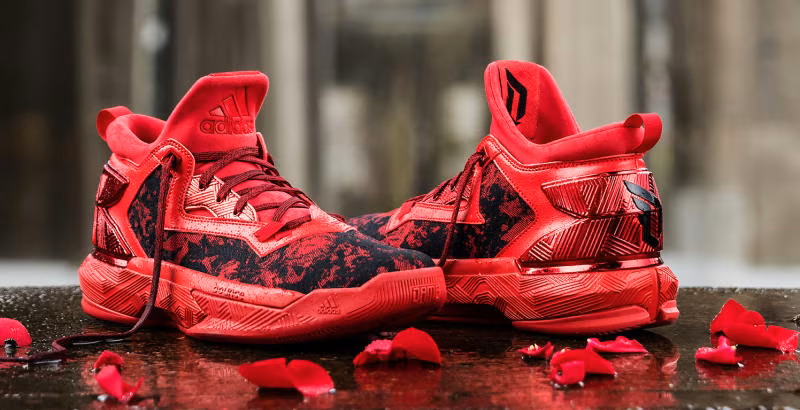 dame-lillard-rose-sneakers-02_o3qe8d