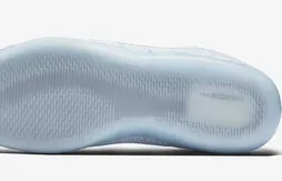 Nike : encore un coloris noir (et rose) pour la Kobe 11