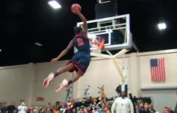 L’image du jour : Shaquille Johnson vole