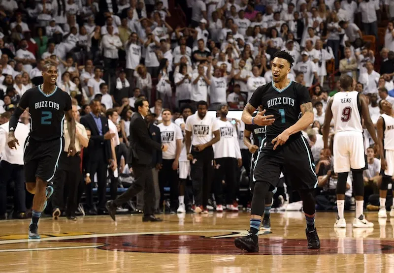 L'ancien shooteur du Magic inscrit le panier de la gagne pour donner l'avantage aux Hornets