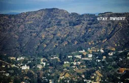 Les Lakers ont-ils habillé un hôtel avec un maillot de Dwight Howard ?