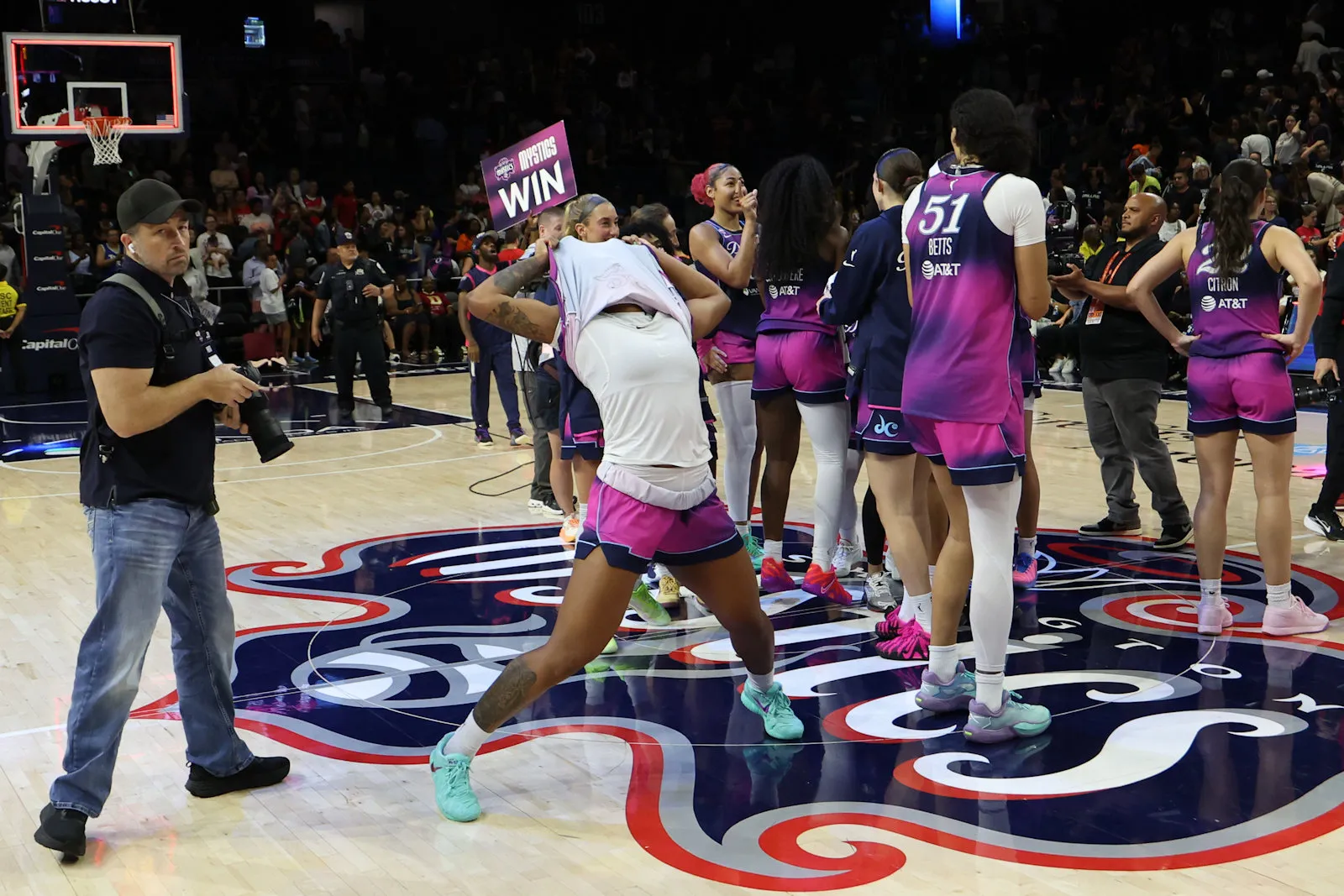 Les Mystics renversent les Wings après un incroyable comeback !