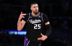 Alex Len à la relance à Sacramento
