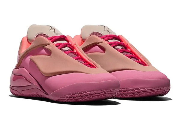 La SHAI 001 « Lace Up OX » prête à être lacée