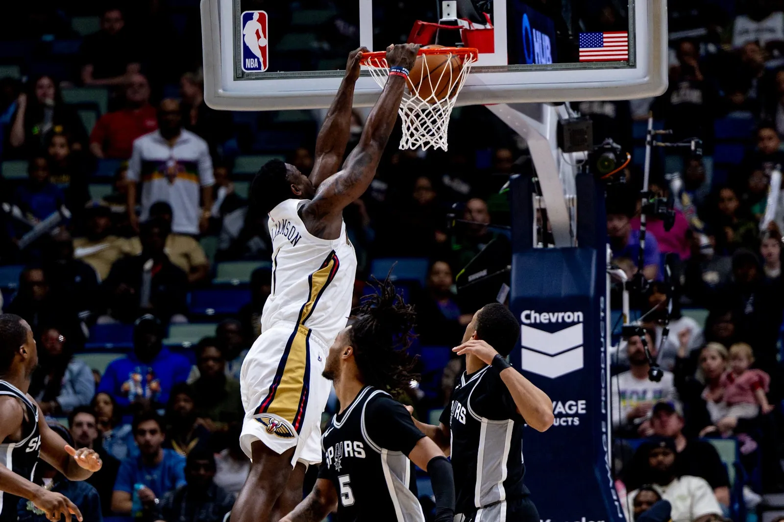 spurs pelicans