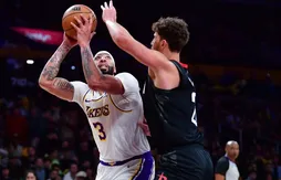Anthony Davis permet aux Lakers de passer une soirée tranquille face aux Rockets