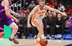 De l’avion pour l’Utah à la route pour Atlanta : la folle journée de Jock Landale