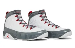 Les images officielles de la Air Jordan 9 “Fire Red”