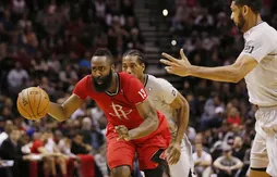 San Antonio – Houston : James Harden fait péter le champagne !