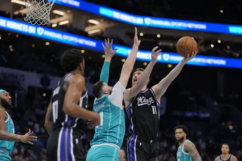 https://www.basketusa.com/thumbor/ipA8r4XZmcIuKUuXT8vBkJH6KSg=/488x325/smart/filters:format(webp)/https%3A%2F%2Fmedia.basketusa.com%2Fmain%2F2026%2F06%2FUSATSI_25847502_168380191_lowres1.jpg
