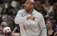 Mike Brown toujours pas convaincu par un changement de cinq majeur
