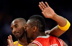 Ron Artest rejoint Kobe Bryant aux Lakers ! (+ interview de Ron-ron)