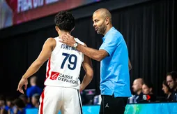Tony Parker, des débuts sur le banc entre rouste et partage