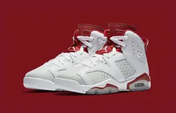 Une Air Jordan 6 rouge et blanche en mars 2017
