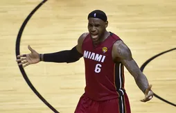 Un ancien employé du Heat comparait pour le vol de millions de dollars de maillots et d’équipements