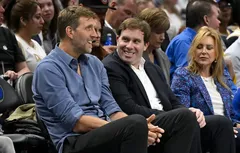Dirk Nowitzki, fan numéro 1 de Wemby : « Je n’ai jamais rien vu de tel ! »
