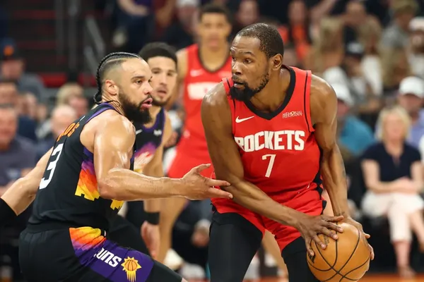 Après avoir été sonnés par un 24-0, les Rockets retournent les Suns
