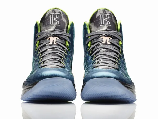 Kyrie Irving Hyperdunk 2013
