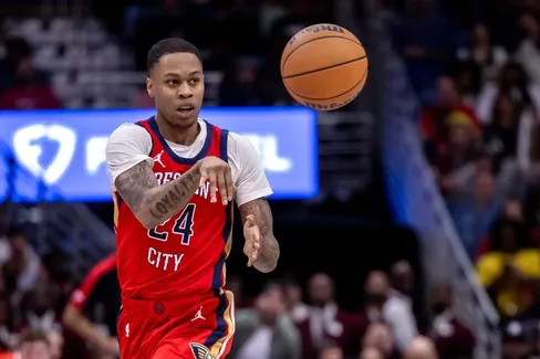 Jordan Hawkins Signs Two-Way Deal with Chicago Bulls