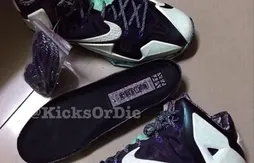 Nike : un coloris “glow in the dark” pour la LeBron XI