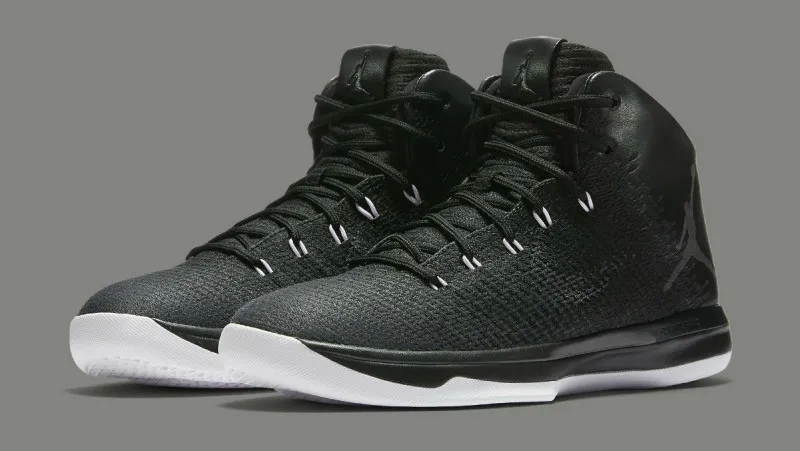 air-jordan-2-black-cat-1