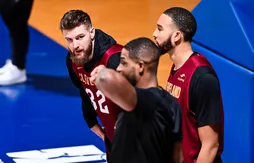 Dean Wade découvre la « guerre totale » face aux pivots adverses