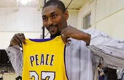 Ron Artest est mort ; vive Metta World Peace