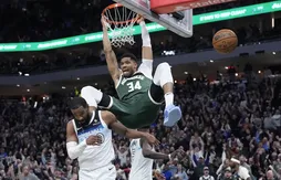 Les Bucks dans la zone complète