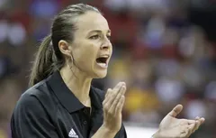 Becky Hammon se défend d’avoir tenu des propos déplacés contre sa joueuse enceinte