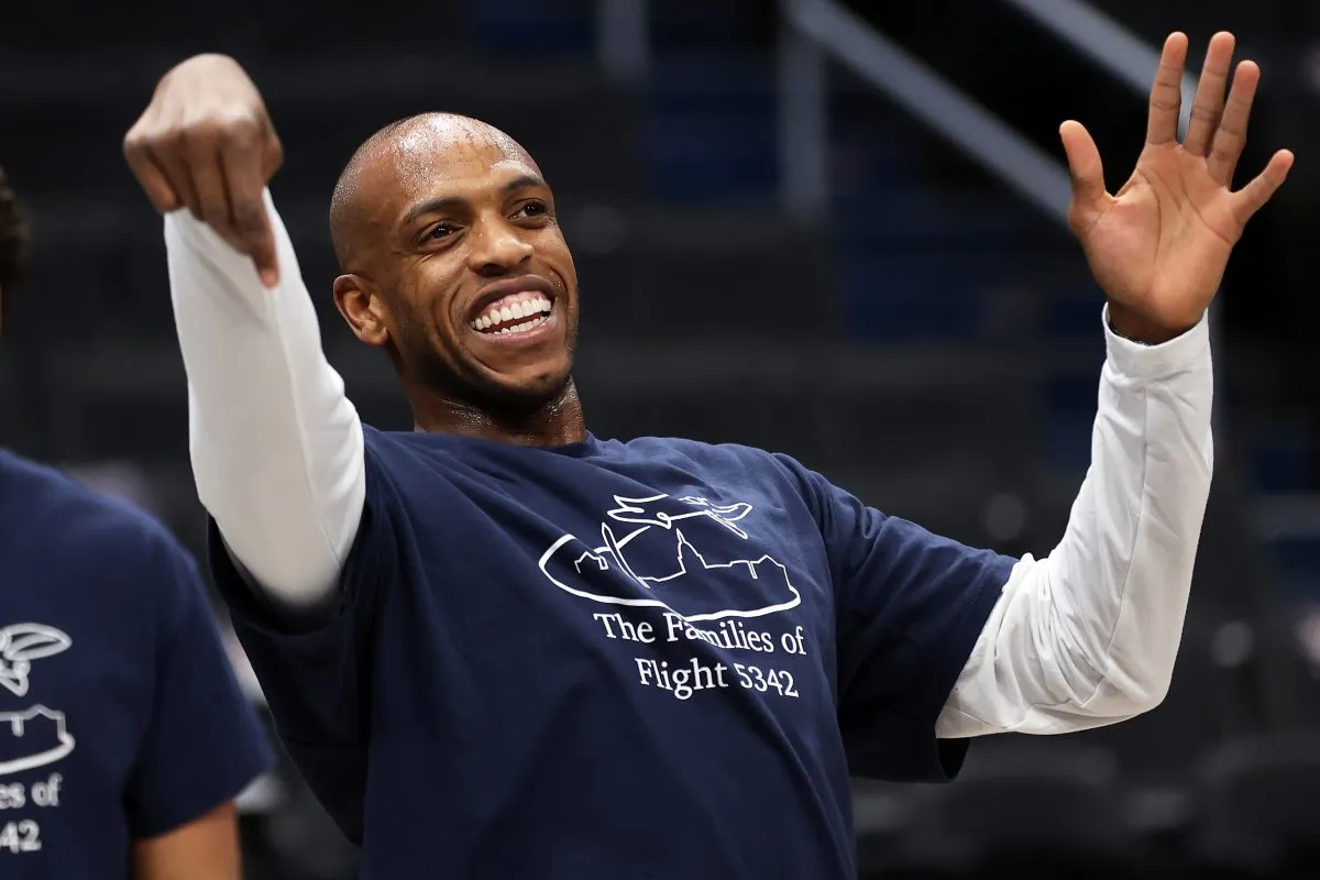 Khris Middleton déjà de retour à Washington dans un deal à... six équipes !