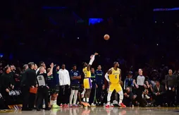 Anthony Davis a gâché le “game winner” de Dennis Schroder