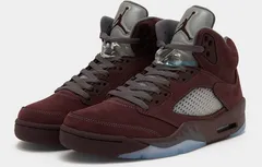 Une touche de bordeaux sur la Air Jordan 5 « Burgundy »