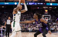 Keon Ellis se fait remarquer par sa défense sur Damian Lillard