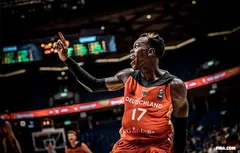 Allemagne : Dennis Schröder plante 33 points, Moritz Wagner coupé