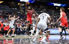 Le MVP de la nuit | Coby White, taille patron