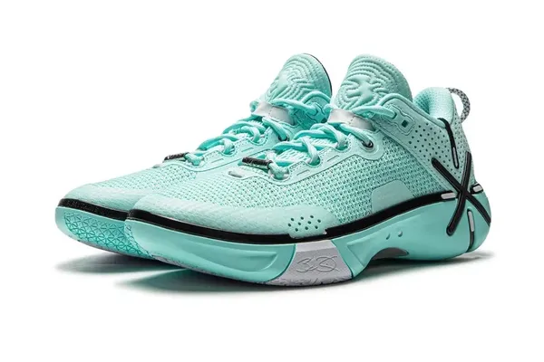 Li-Ning tâte le terrain avec la « Wade Shadow 6 »