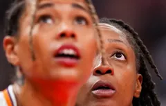 En vue des playoffs, Kelsey Mitchell a demandé conseil à D’Angelo Russell