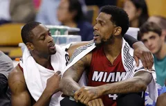 Dwyane Wade remporte le Magic Johnson Award